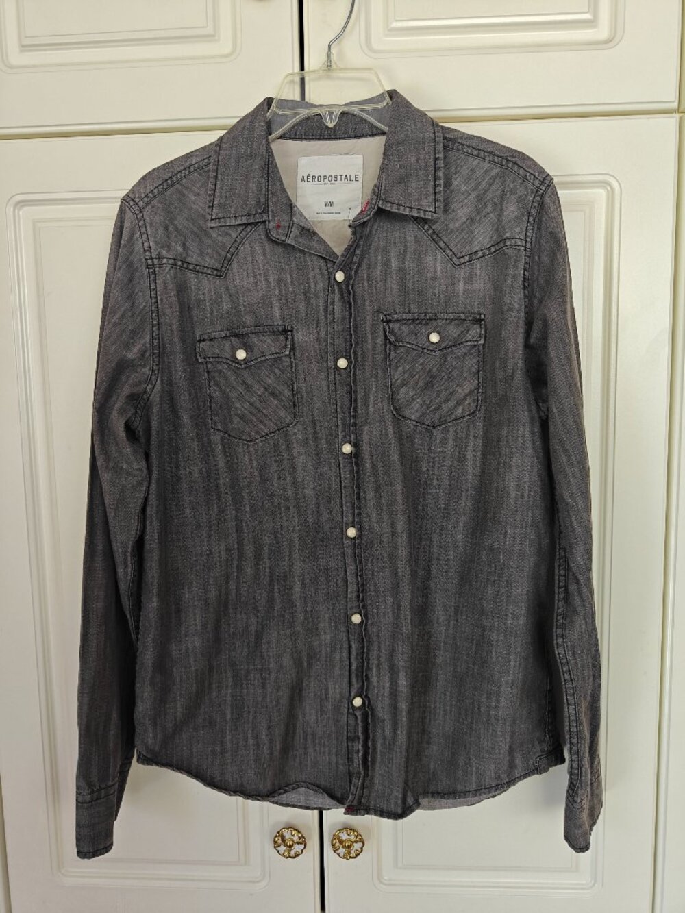 Aeropostale Grey Shirt, Size Medium